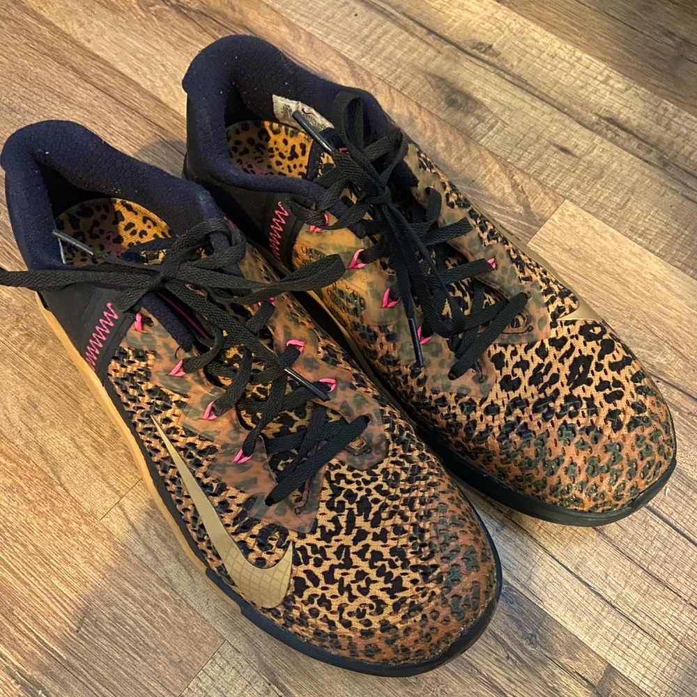 SOLD!! Nike Metcon 6 in cheetah